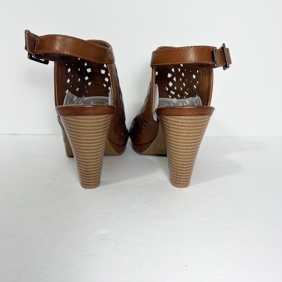 CL By Laundry Tan Leather Perforated  Open Toe Booties Womens size 9.5 NWOT - Picture 5 of 10